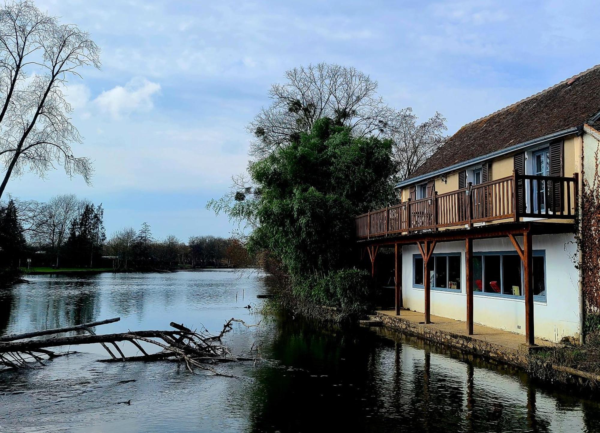 Maison Avec Jardin En Bord De Riviere Fresnay-sur-Sarthe Zewnętrze zdjęcie